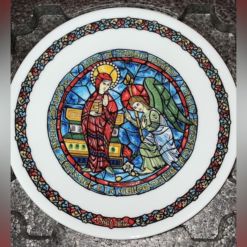Henri D'Arceau Limoges Noel Vitrail Collector’s Plate 1982 BD309